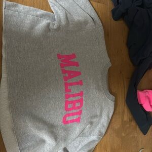 Malibu cropped crew neck, grey and pink